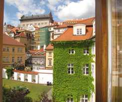 Hotel At The Green Grape