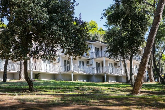 Arena Verudela Beach Apartments