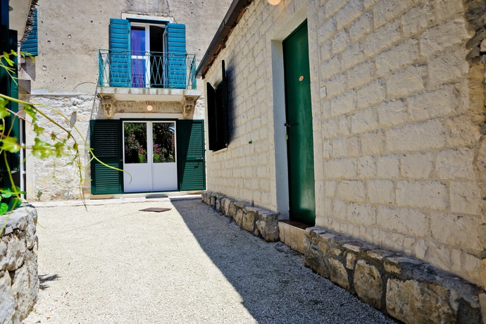 Garden Apartment Hotel