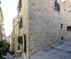 Pavisa Old Town Rooms