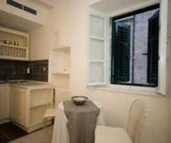 Hotel Old Town Ivory Apartments