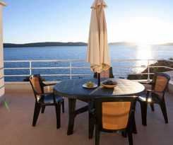 Seafront Luxury Apartments Fun