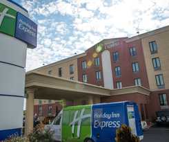  Holiday Inn Express New York JFK Airport Area