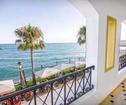 Park Plaza Suites