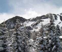 Hotel St. Moritz Lodge and Condominiums