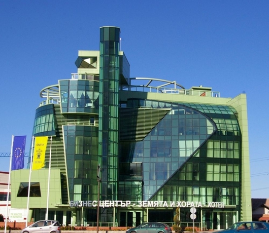 Earth & People Hotel & Spa