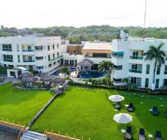 Artisan Family Hotels and Resorts Playa Esmeralda