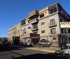 Plaza Real Suites and Apartments