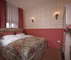 The Elliot - Adults Only