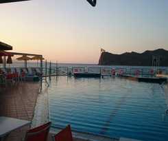 Hotel Chrispy Beach Resort