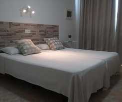 Hostal Residencia Cardona