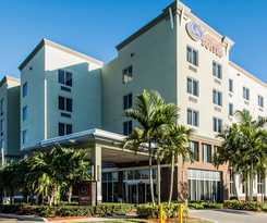 Hotel Comfort Suites Miami Airport North