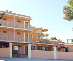 Naika Studios and Apartments