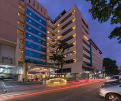 Hotel Tropicana Suites