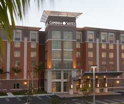 Hotel Holiday Inn Express Miami Airport-Blue Lagoon Area, an IHG