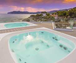 Fergus Style Cala Blanca Suites