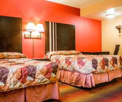Rodeway Inn Macarthur Airport