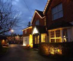 Hotel The Corner House Gatwick