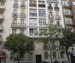 Village Apartments Avenida America