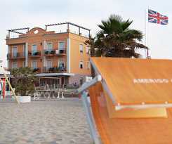 Hotel Holiday Beach