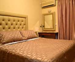 Queens Leriotis Hotel