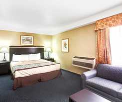 Hotel Days Inn and Suites By Wyndham Artesia