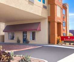Hotel Ramada By Wyndham Culver City