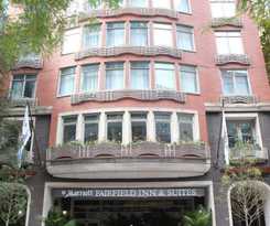 Fairfield Inn and Suites Chicago Downtown / Magnificent Mile