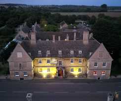 Hotel The Haycock Manor