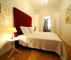  Crystal Suites Old Town