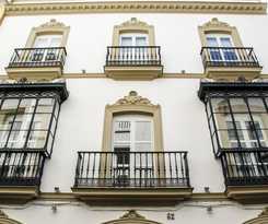 Suites Sevilla Plaza