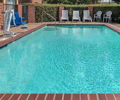 Hotel Days Inn and Suites By Wyndham Dallas