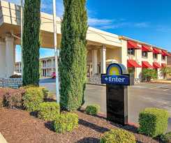Days Inn By Wyndham Market Center Dallas Love Field