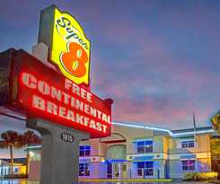 Super 8 By Wyndham Kissimmee