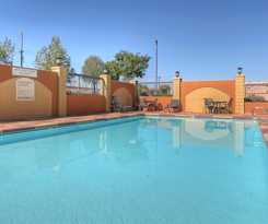 Holiday Inn Express and Suites Albuquerque Midtown