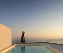 Pearl On The Cliff and Suites