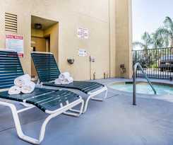 California Inn and Suites Bakersfield