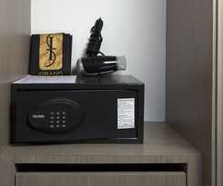 Ramada By Wyndham Bangkok Sukhumvit 11