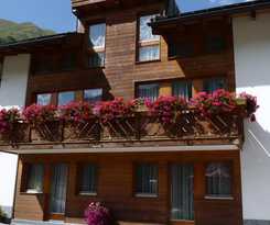 Hotel Chasa Piz Mez Di