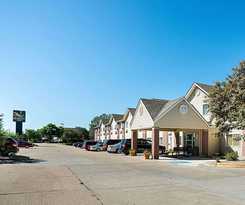 Quality Inn Near Northtown Mall and National Sports Center