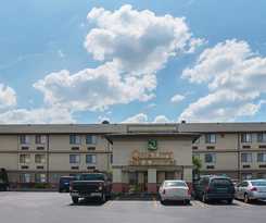 Hotel Quality Inn and Suites Detroit Metro Airport
