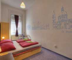  Opera Guesthouse And Apartments