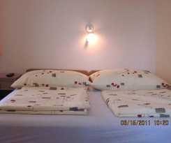 Süle Apartments Y Rooms
