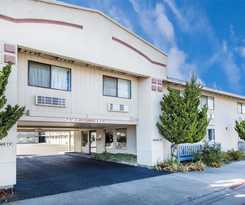 Hotel Super 8 By Wyndham Bishop