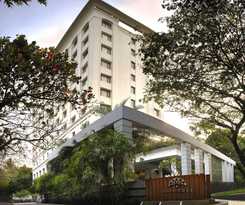 Hotel The Raintree, St. Mary's Road