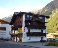 Haus Fender