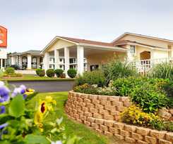 Hotel Whispering Hills Inn