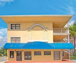 Travelodge by Wyndham Fort Lauderdale