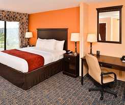 Hotel Comfort Suites Savannah Gateway I-95