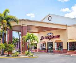 Howard Johnson by Wyndham Ft. Myers